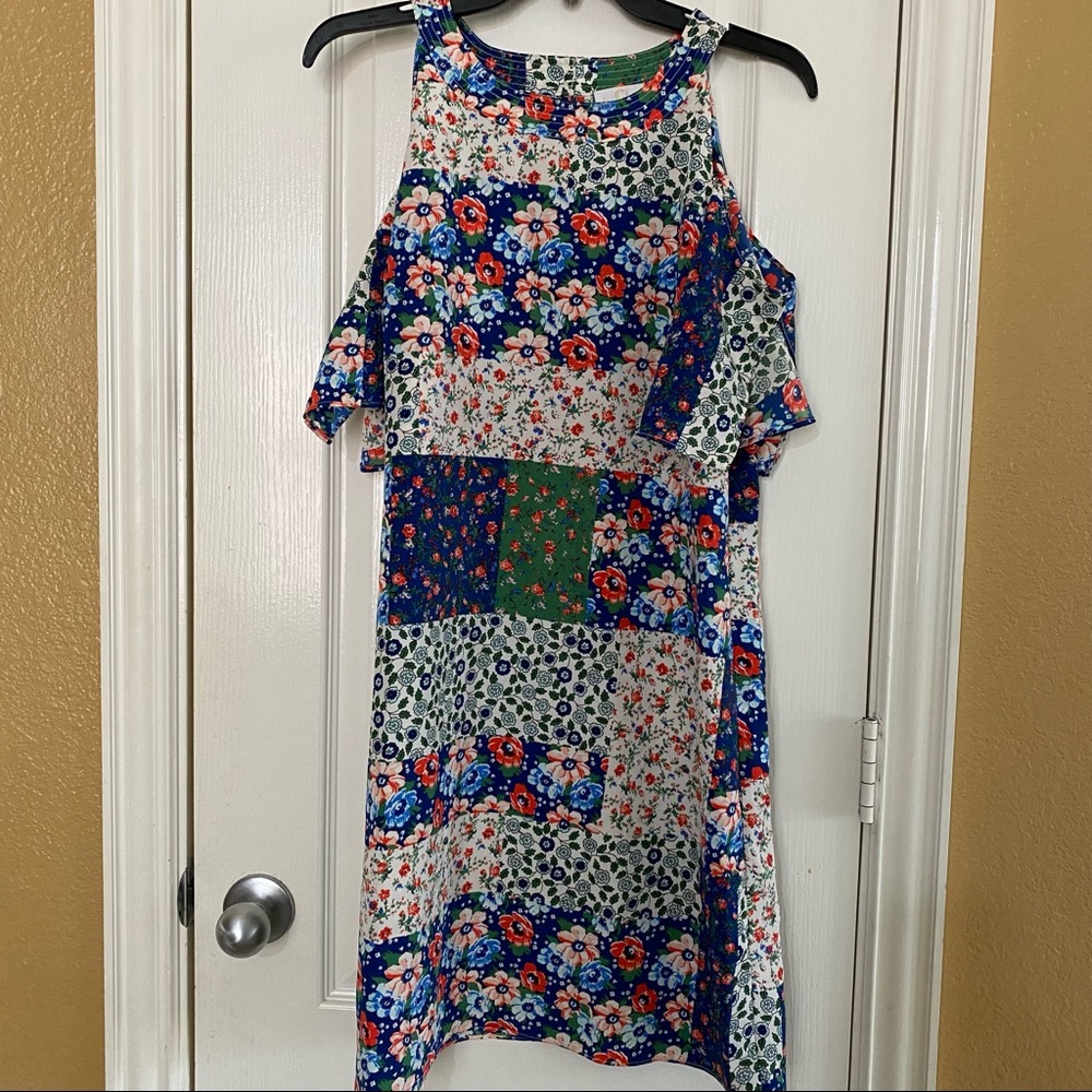 Charming Charlie Floral Cold Shoulder Dress Size M - Picture 2 of 8